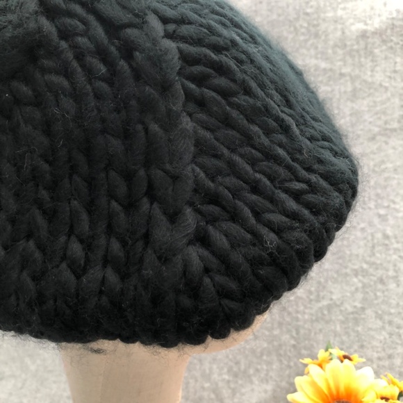 NWOT - Deep Black Thick Knit Beret - Picture 8 of 10